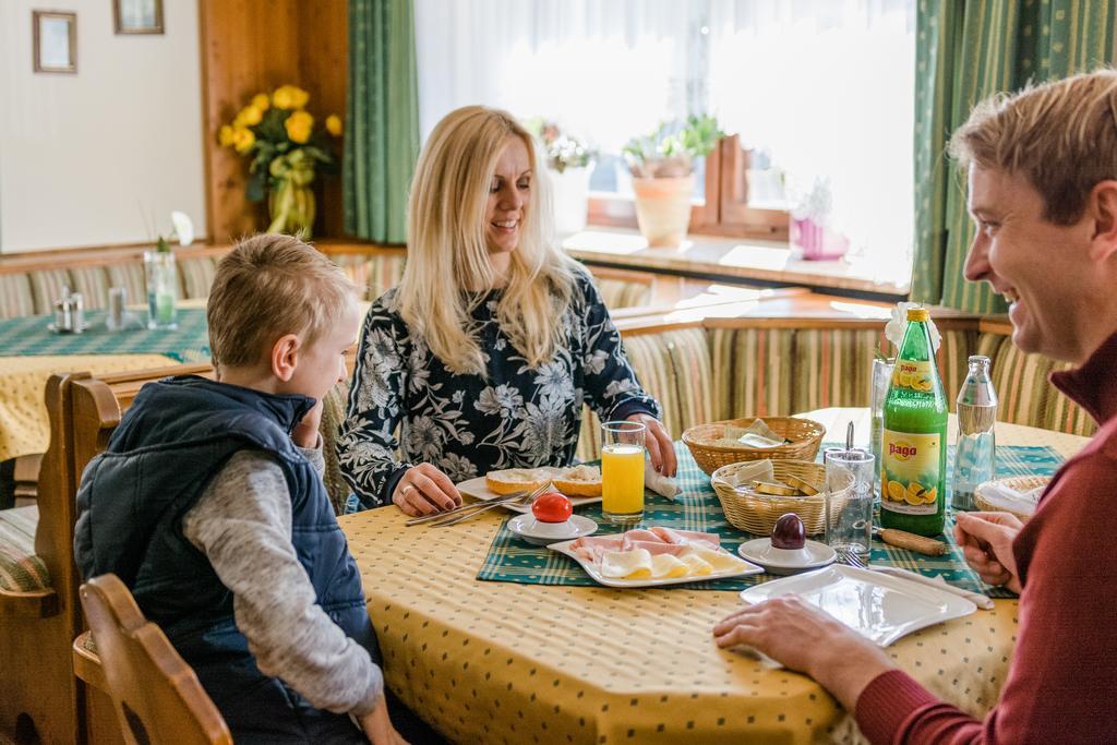 Fruehstueckspension Scharinger Hof Gilgenberg am Weilhart Esterno foto