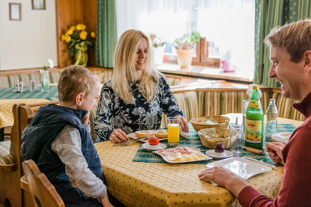 Fruhstuckspension Scharinger Hof Gilgenberg am Weilhart Esterno foto